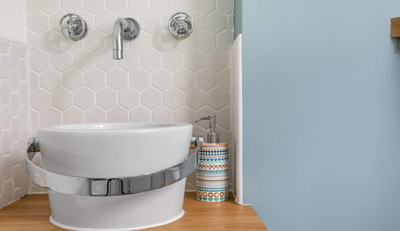 With feature wash-basin.