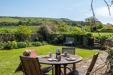 Sit back and relax in the wonderful garden with stunning views.
