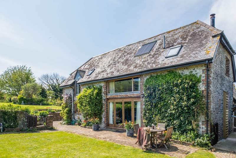 A charming countryside retreat in a rural location in the heart of the Cuckmere Valley and South Downs National Park.
