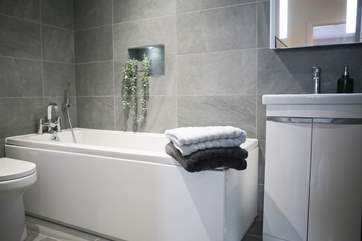The stylish bathroom.