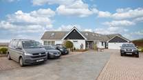 Welcome to Sea Lights, ready to start an amazing holiday. There is private parking for three cars available. 