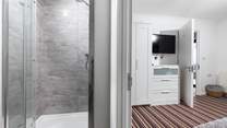 ... with en suite shower-room.