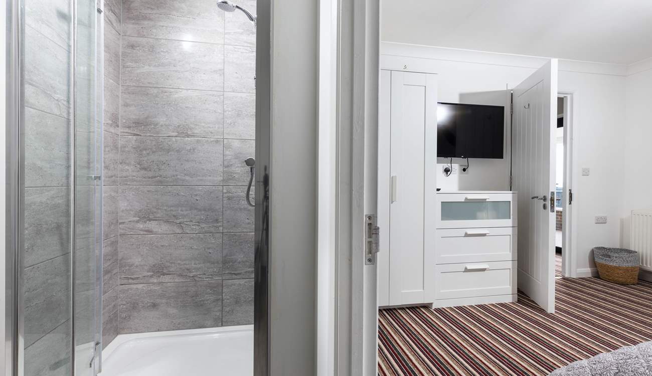 ... with en suite shower-room.