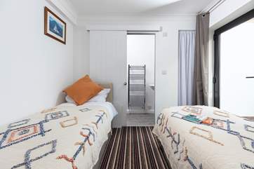 This en-suite bedroom can be set up as a twin or double bed.