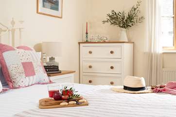 The pretty double bedroom on the first floor.