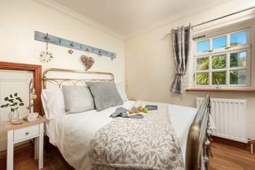 The gorgeous main bedroom.