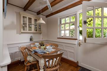 The cute dining-table.
