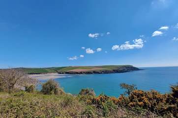 The South West Coast Path offers the perfect walking opportunity with views and scenery to delight the senses!