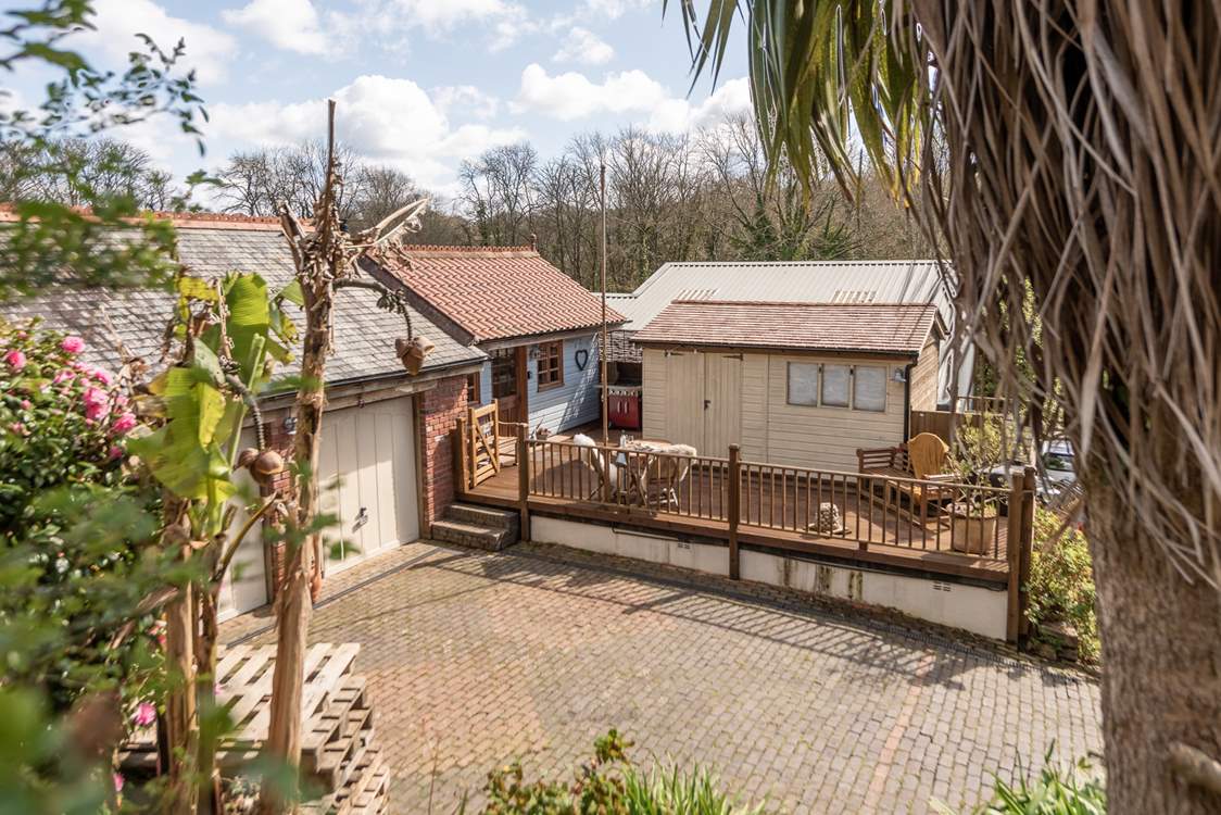 Porth Chapel Cabin sits in the owners' grounds so they are close at hand if you have any questions but your privacy is assured.