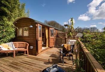 Poldu is a charming shepherd's hut with everything you'll need for a cosy escape.