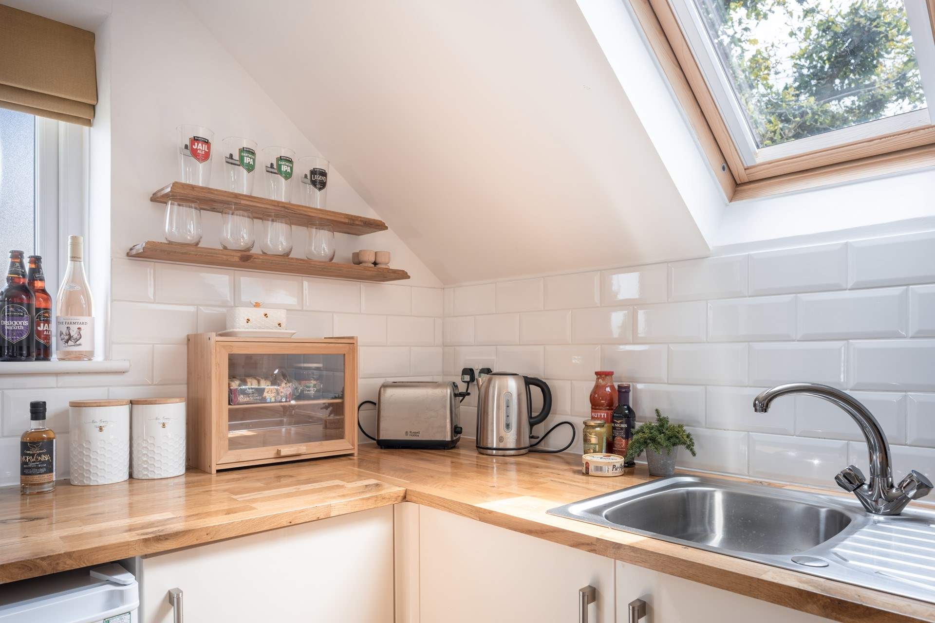 Little Oaks floods with light thanks to the velux windows.