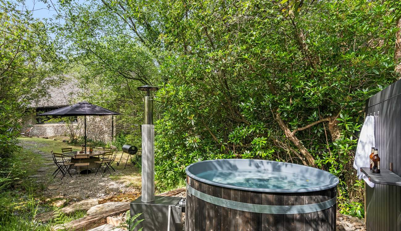 Blissful days and dreamy evenings under the stars in the hot tub.