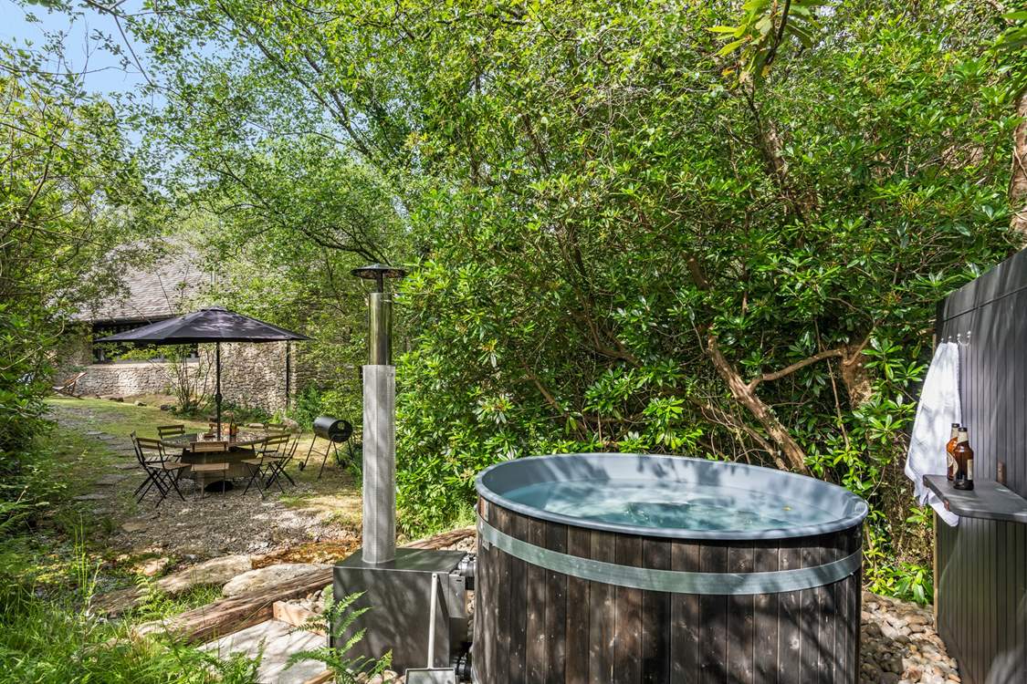 Blissful days and dreamy evenings under the stars in the hot tub.