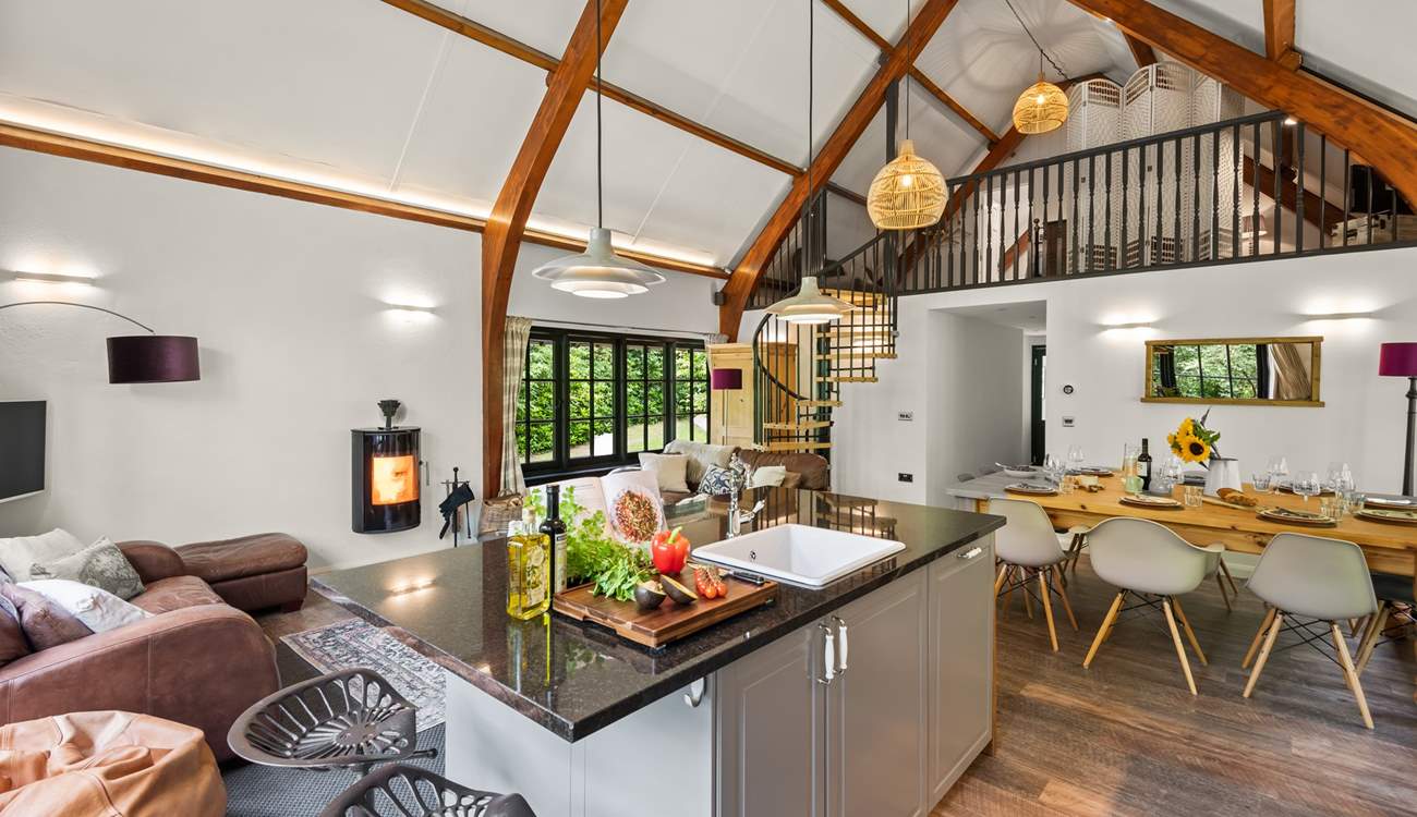 Light and spacious, this sociable space is perfect for a family or group of friends.