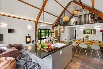Light and spacious, this sociable space is perfect for a family or group of friends.