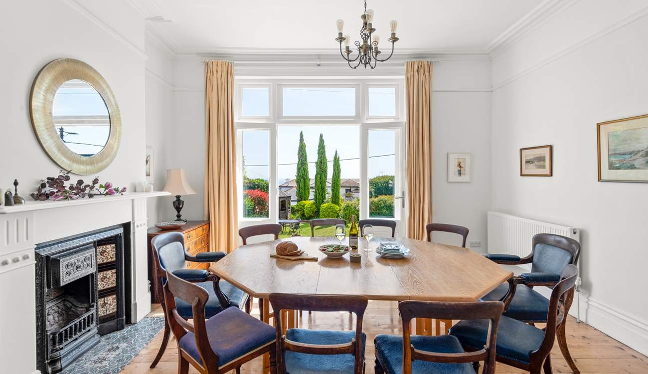 Enjoy late lunches and hearty suppers together around the large dining-table.