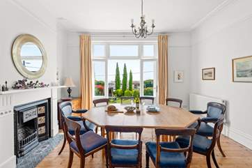 Enjoy late lunches and hearty suppers together around the large dining-table.