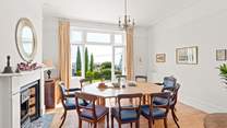 This property is perfect for those dreaming of a sociable holiday with loved ones. The table can be extended to seat 12 guests.