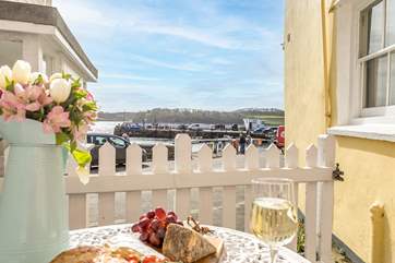 This is the view from your very cute front courtyard, the harbour is almost within touching distance.