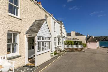 Our Cottage is only a few minutes' walk away from the bustling harbour at St Mawes.