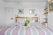 The ‘zip and link’ (super-king or twin) beds in bedroom 3 can be made into a super-king bed.