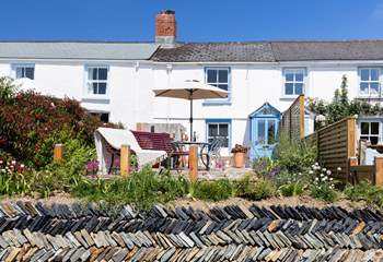 Welcome to the very cute Little Cottage.