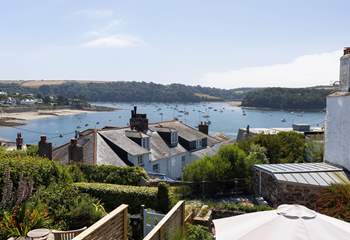 Such gorgeous views from the cottage ! 