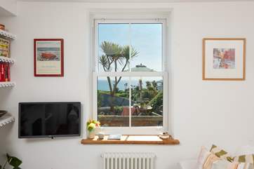 Lush Cornish sunshine floods in through the many large windows around the house.