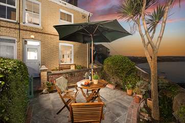 Lose yourself in Number 4 Sea View's spectacular views.