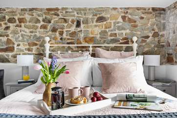Such a dreamy room.