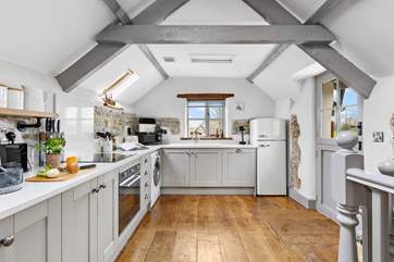 The oh so lovely kitchen.