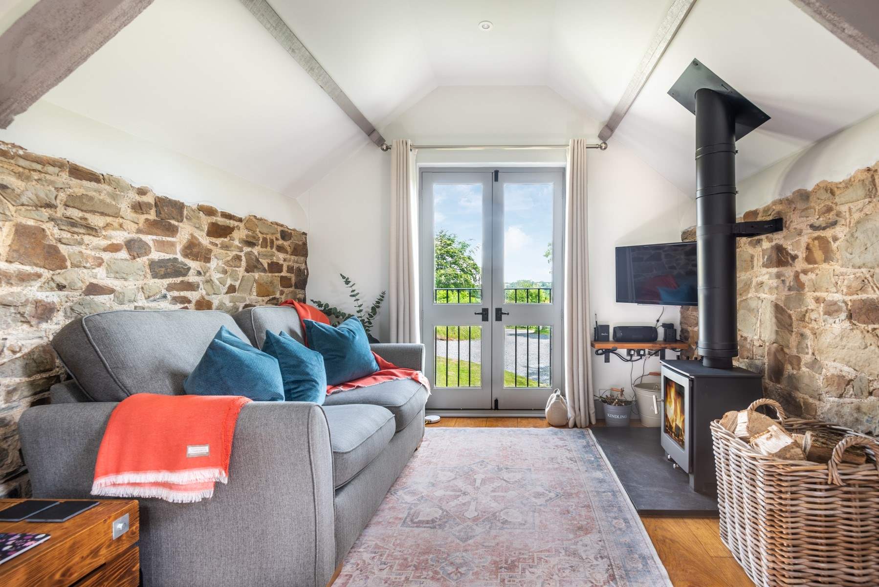 The cosy living space.