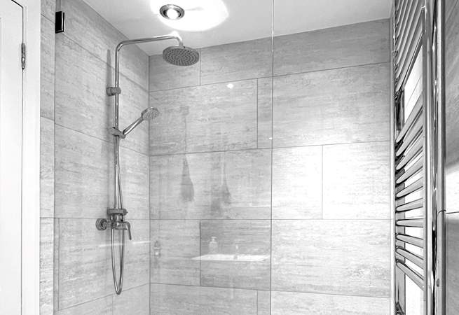 The sleek shower-room for a refreshing shower after a busy day.