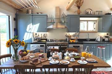 You will find all the equipment you need here to cook a holiday meal, including the all important dishwasher.