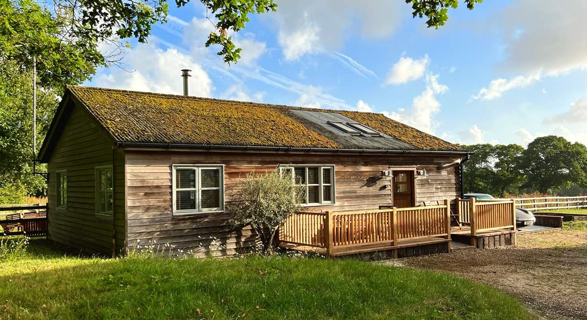 Underwood Cabin is surrounded by beautiful countryside.