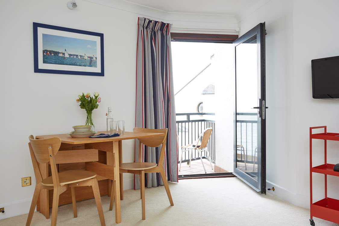 Chat about your plans for the day around the dining-table.