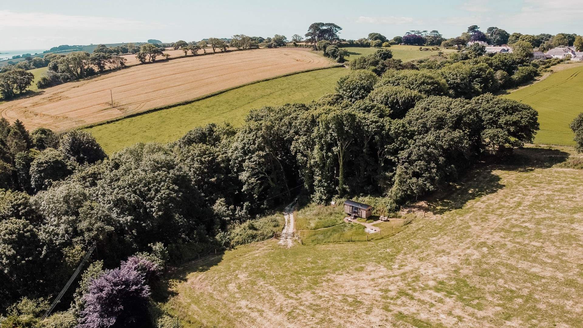 No neighbours, just you and mother nature. Please be aware there will be cattle in the paddock at certain times of the year, but Pippin is fenced off. 