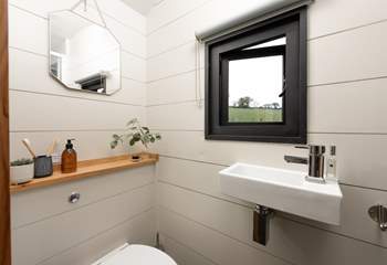 The shower-room is perfectly equipped for freshening up after a day on the water. 