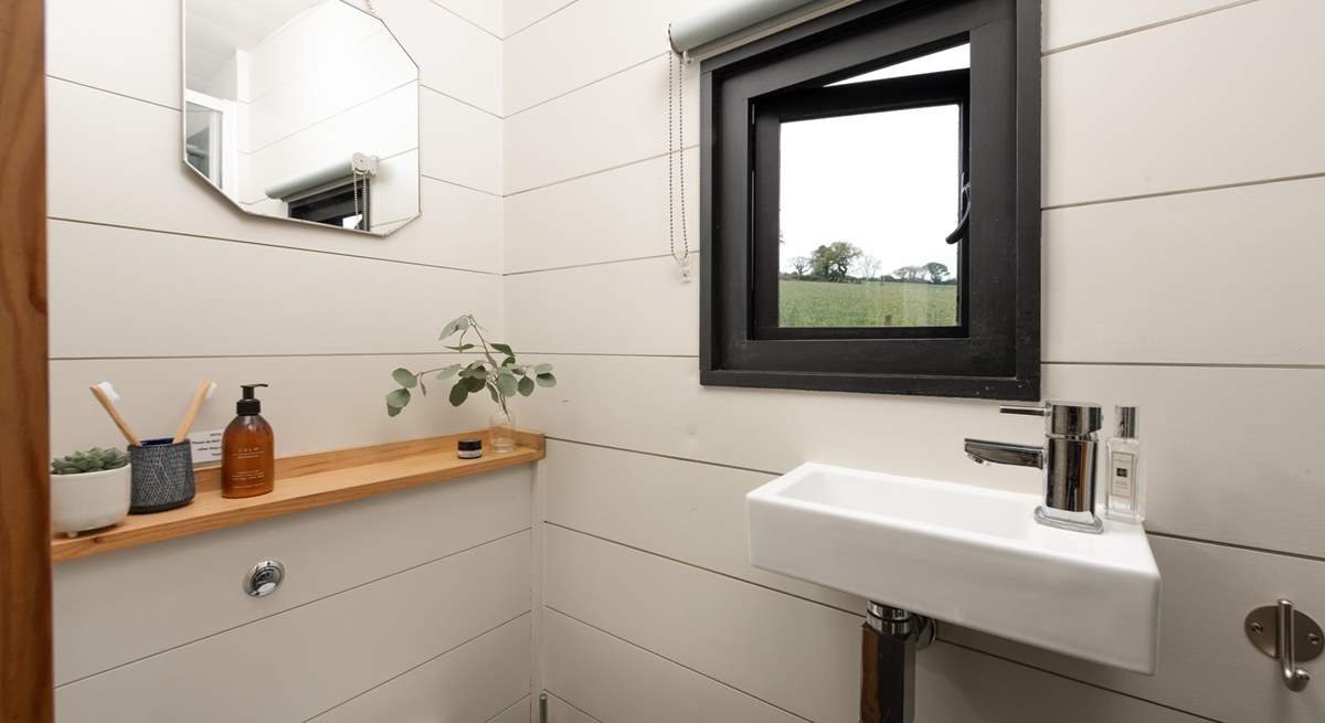 The shower-room is perfectly equipped for freshening up after a day on the water. 