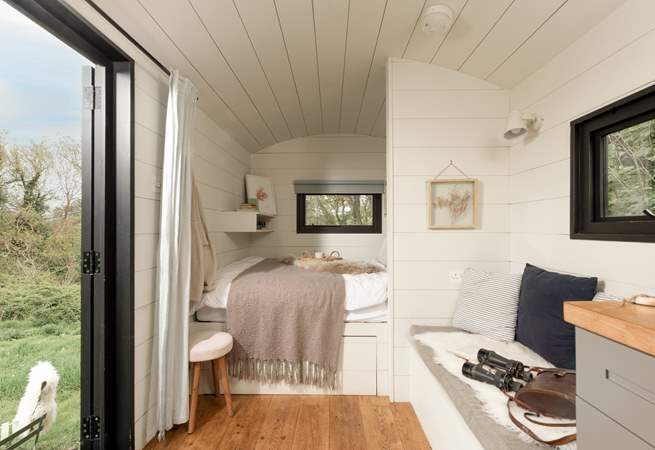 A truly relaxing space for two. 