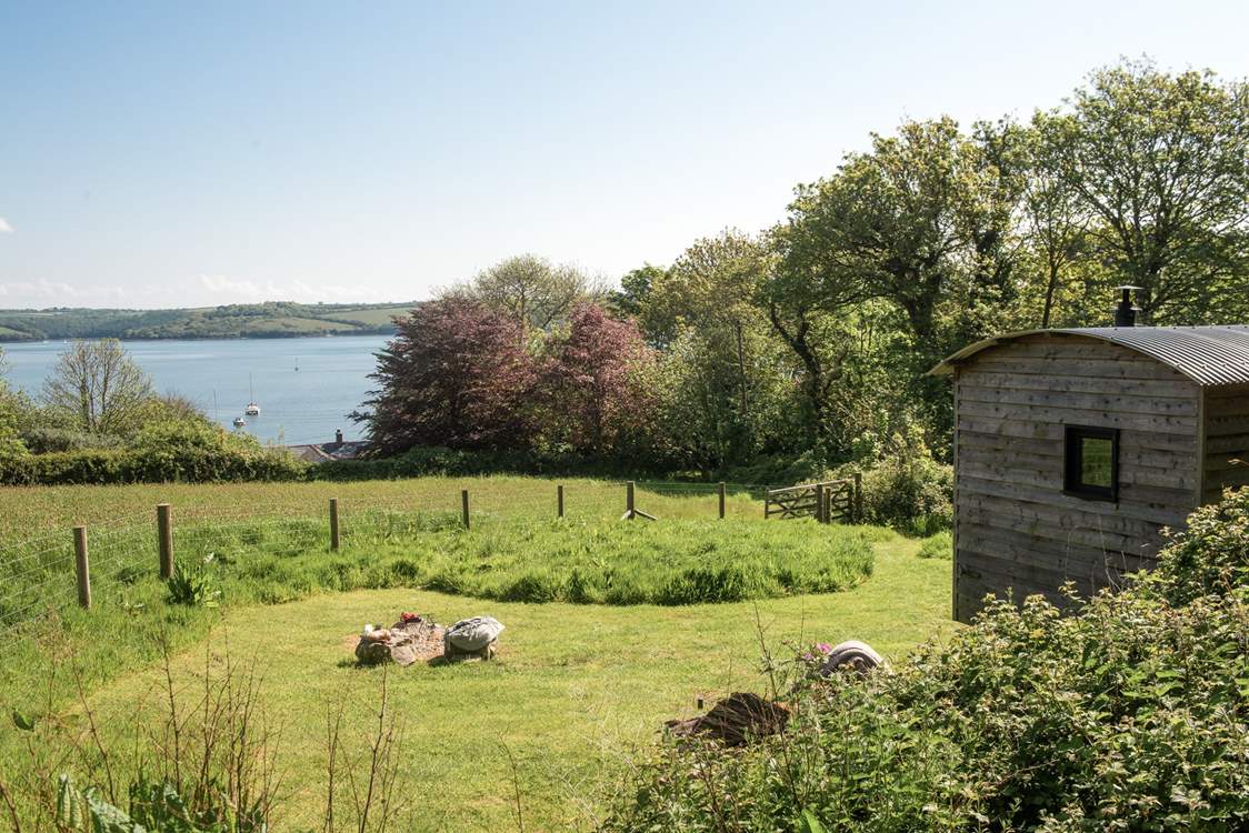 Welcome to Pippin, a truly charming hut, tucked away in a peaceful meadow with endless sea views...