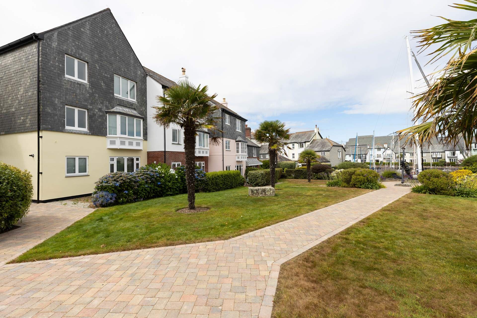 Welcome to Lamorna, the lovely cream coloured home on the left of the picture.