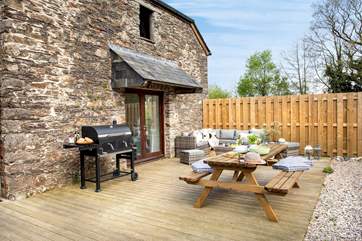 You are sure to spend many an hour relaxing on the terrace.