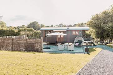 Your countryside location is oh so dreamy!