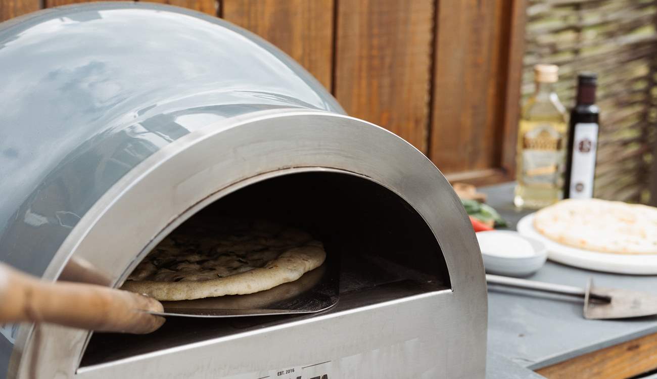 Why not try your hand at pizza making and enjoy a taste of Italy? 