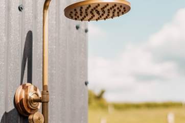 Al fresco showering? Why not, you are on holiday.