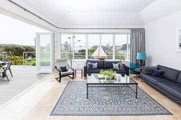 Gorgeous views of the fabulous garden backed by the English Channel from the panoramic windows.