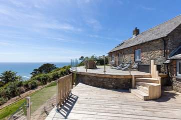 The gorgeous outside terrace has breathtaking views which you can enjoy whilst dining al fresco or lounging in the Devon sunshine.
