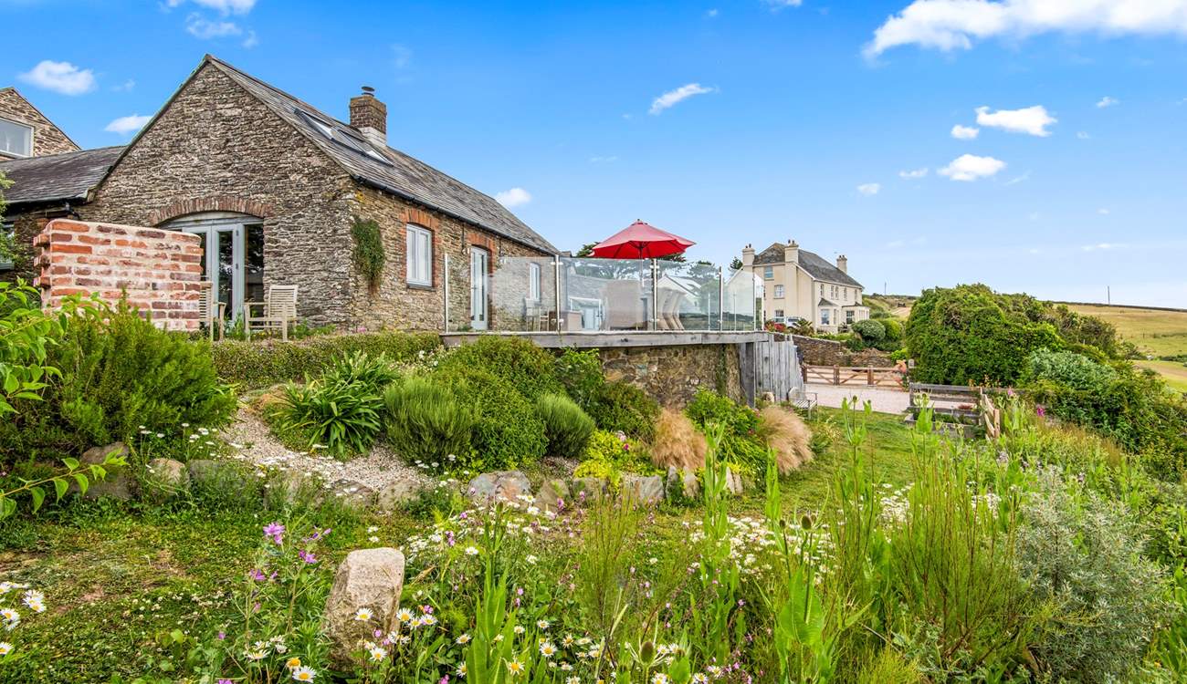The gorgeous outside terrace has breathtaking views which you can enjoy whilst dining al fresco or lounging in the Devon sunshine.