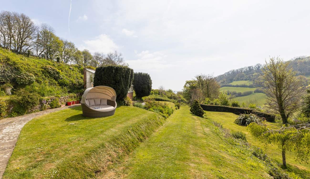 On a sunny day, you can see the sea from the beautiful gardens! 